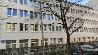 Expose Schöne lichtdurchflutete Bürofläche über 2 Etagen in Wilten