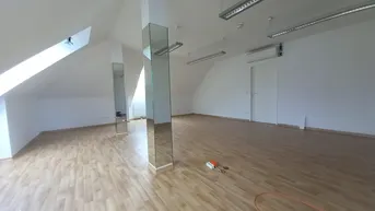 Expose ** PROVISIONSFREI** - Tolles Dachgeschoßbüro beim Alten Stadttor