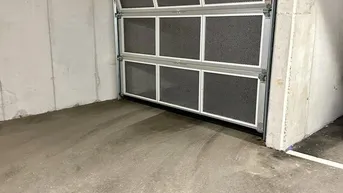 Expose TIEFGARAGENPLATZ NÄHE U-BAHN IN OBERLAA