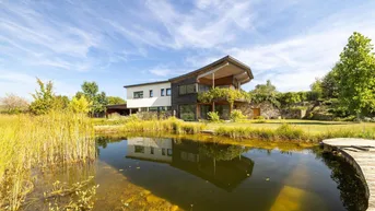 Expose EXKLUSIVES ARCHITEKTENANWESEN ÜBER DEM DONAUTAL, AUF 6700M² EIGENGRUND.TRAUMHAFTER GARTENBEREICH