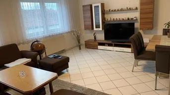 Expose +++GROSSZÜGIGE WOHNUNG MITTEN IM ZENTRUM, GROSSER INNHOF UND GARTEN, NAHVERSORGER 80 M ENTFERNT!