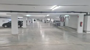 Expose HELLER breiter TIEFGARAGENPLATZ ab 01.08.2025 ZU VERMIETEN! 