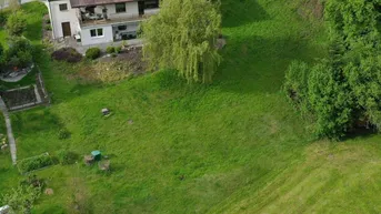 Expose Grandiose Aussichten bietet dieses wunderbare, grosse Grundstück in sonniger Hanglage!
