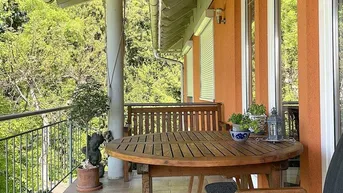 Expose Traumhafter Bungalow mit Einliegerwohnung – hier vereint sich Platz &amp; Komfort!