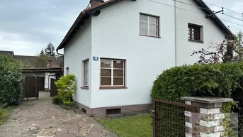 Expose Doppelhaus mit zwei sanierungsbedürftigen Wohneinheiten in Zentrumsnähe zu Verkaufen!