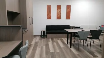 Expose Büro mit Parkplatz , 1 b Lage in Dornbirn, Nähe Zentrum, inkl. WLAN, WC, Dusche, Sofa, Teeküche, zu vermieten.