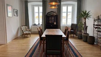 Expose Stilvolles Wohnen in zentraler Lage - Altbau