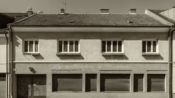 Expose Stadthaus mit Dachgarten und Garage für mehrere Fahrzeuge mitten im Zentrum (Bestlage)