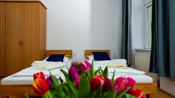 Expose 2,5-Zimmer-Altbauwohnung in zentraler Lage – möbliert &amp; sofort einziehen!