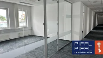 Expose Großzügiges helles Büro mit Parkplätzen