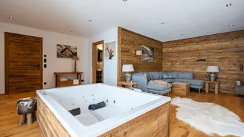Expose Komplett eingerichtetes Luxuschalet in Bestlage von St. Johann in Tirol