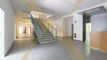 Expose Großzügige 3-geschoßige ca. 1.471,24m² Bürofläche in Trauner Zentrumslage zu vermieten!
