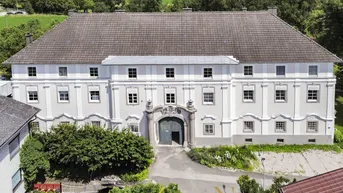 Expose Charmante 3-Zimmer-Wohnung mit Gewölbedecken im Painherrnhof in Leonding zu vermieten!