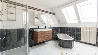 Expose Exklusive Stadtvilla mit vielfältigen Möglichkeiten – Wohnen und Arbeiten im Zweifamilienhaus nähe KH Wels - zu verkaufen!