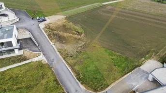 Expose Ruhig gelegenes Baugrundstück mit toller Aussicht für Ihr Eigenheim in Offenhausen zu verkaufen!