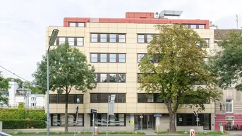 Expose 120m2 Top-Büro mit Glaswänden und Klimadecken in wunderschöner Lage PROVISIONSFREI und 1. Monat MIETFREI. Mietzins 1.632.- netto