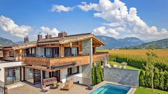 Expose Alpiner Stil &amp; höchster Komfort: Chalet mit traumhaftem Bergblick &amp; Pool