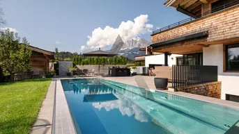 Expose Alpiner Stil &amp; höchster Komfort: Chalet mit traumhaftem Bergblick &amp; Pool