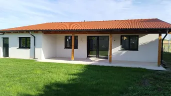 Expose Neubau-Bungalow auf Eigengrund am idyllischen Steinbrunner See!
