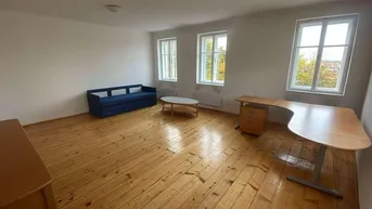 Expose Helle 1-Zimmer Wohnung mit Aussicht