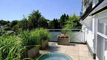 Expose STILVOLLE VILLA in Traumlage mit optimaler Raumaufteilung &amp; Pool!