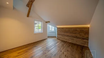 Expose Wohnung oder Anlageobjekt (Kurzzeitvermietung möglich) in revitalisiertem Jahrhundertwende Haus