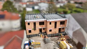 Expose Zwei Doppelhaushälften in Hof am Leithaberge