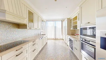 Expose +++NEU+++ Traumhaftes Penthouse mit 360-Grad-Panoramablick und großzügigen Terrassen! Top Lage in 1010 Wien!!!