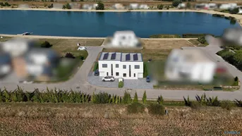Expose ++EINZIGARTIGER PREIS++ Exklusive Doppelhaushälfte am privaten Badesee!!