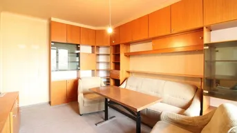 Expose Greifen Sie zu! Renovierungsbedürftige 2-Zimmer-Wohnung mit Loggia in Schwechat