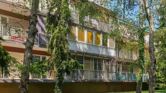 Expose Gemütlich wohnen in zentraler Lage: 4-Zimmer Wohntraum mit verglaster Loggia bei der Gloriette