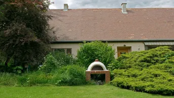 Expose Schönes Grundstück mit Altbestand, gleicht einem märchenhaften alten Bauernhaus mit viel Potenzial