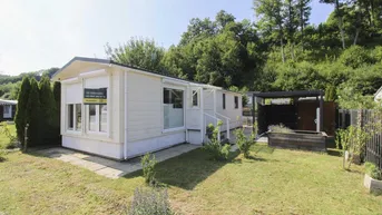 Expose Greifen Sie zu! Neuwertiges Mobilhaus mit Garten in Waldrandlage - Pachtgrundstück mit Hauptwohnsitz