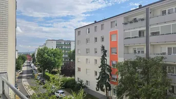 Expose Jetzt zugreifen: Gepflegte Etagenwohnung mit Balkon