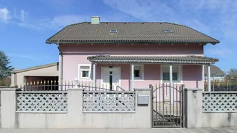 Expose Romantisches Haus mit Wohnkeller und großer Terrasse in familienfreundlicher Kulisse