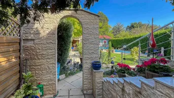 Expose Haus mit Pool in Grünruhelage und doch zentral 
