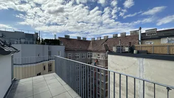 Expose JADENHOF - TOP 4-Zimmer-Wohnung - GEKÜHLT - MOEDERNE DG WHG NÄHE U3 mit Balkon