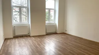 Expose Großzügige sanierte 2-Zimmer-Altbauwohnung mit Potenzial und Ruhelage