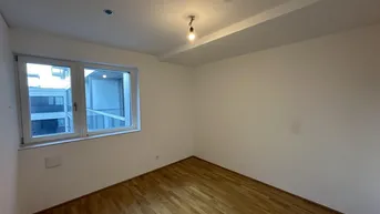 Expose MARINA TOWER - 2-stöckiges 4-Zimmer-Apartment mit Loggia und Balkon