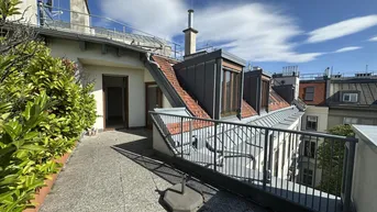 Expose Stilvoll wohnen am Rooseveltplatz: 4-Zimmer-Dachgeschoss mit Terrasse