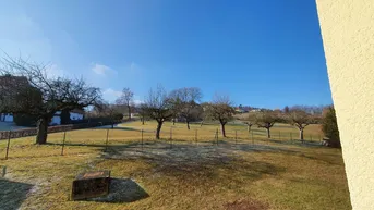 Expose ** Gartenwohnung am Kalvarienberg mit Loggia und Parkplatz ** Traum und Ruhelage ** 2min zu Fuß zum LKH !! ** gemütliche Süd-West Loggia **