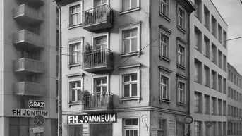 Expose **Zinshaus mit Flair und Perspektive zwischen FH-Joanneum und Schwimmbad Auster** Garage und Nebengebäude**LKH-West-Nähe**