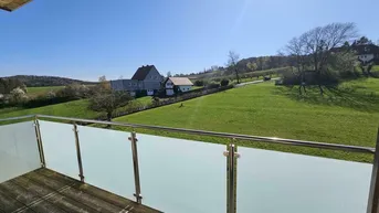 Expose **Am Fuße des Kalvarienberges in sonniger Ruhelage** Nahezu Erstbezug** Edler Wohnraum mit Balkon &amp; Parkplatz**Förderung**