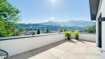 Expose Penthouse-Erlebnis mit Pool und Sauna - traumhafter Bergblick inklusive!
