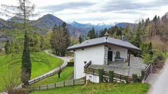 Expose Am Fuße des Gaisbergs - hoch über Salzburg: Renovierungsbedürftiges Ein-/Zweifamilienhaus - Mit Zweitwohnsitzmöglichkeit