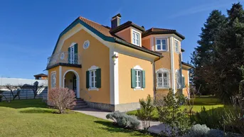 Expose Repräsentative Villa mit Schwimmhalle