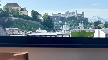 Expose Purismus und Understatement treffen auf Design und Lebensqualität - Traum Maisonette- Dachterrassen Wohnung in einmaliger Altstadtlage