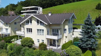 Expose Ihr Refugium am Attersee – stilvoll und naturnah leben mit traumhaftem Seeblick