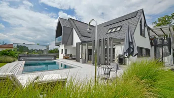 Expose Exklusives Designhaus mit Panoramablick und privater Wellnessoase