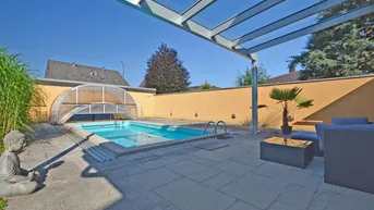 Expose Traumhaftes Einfamilienhaus mit Pool in Bestlage von Aigen – Sonnige Ruhelage mit großem Garten